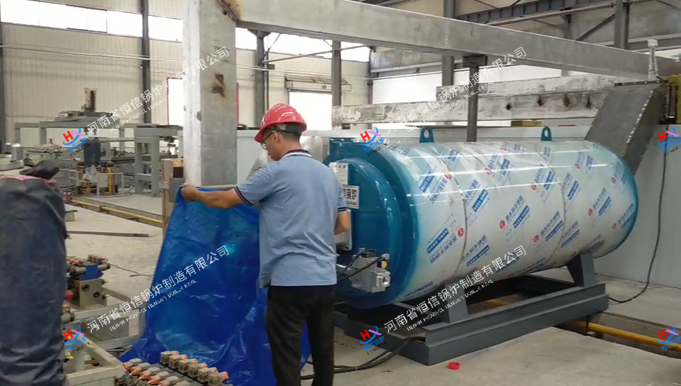河南洛陽工業(yè)制造廠-純凈風(fēng)熱風(fēng)鍋爐安裝現(xiàn)場